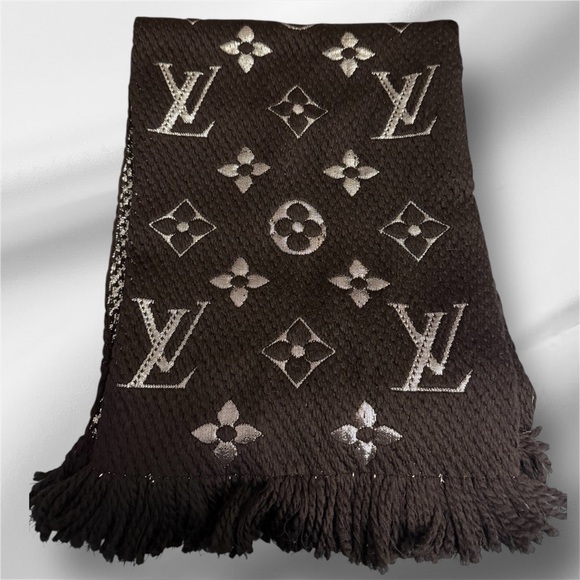 Louis Vuitton Logomania Black and Silver Wool Scarf - NWOT - Picture 3 of 3